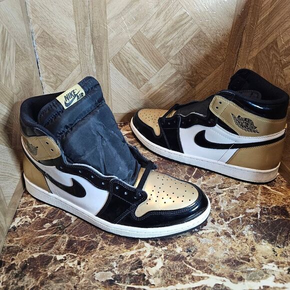 Jordan Men's Retro High NRG Patent Gold toe basketball size 11.5